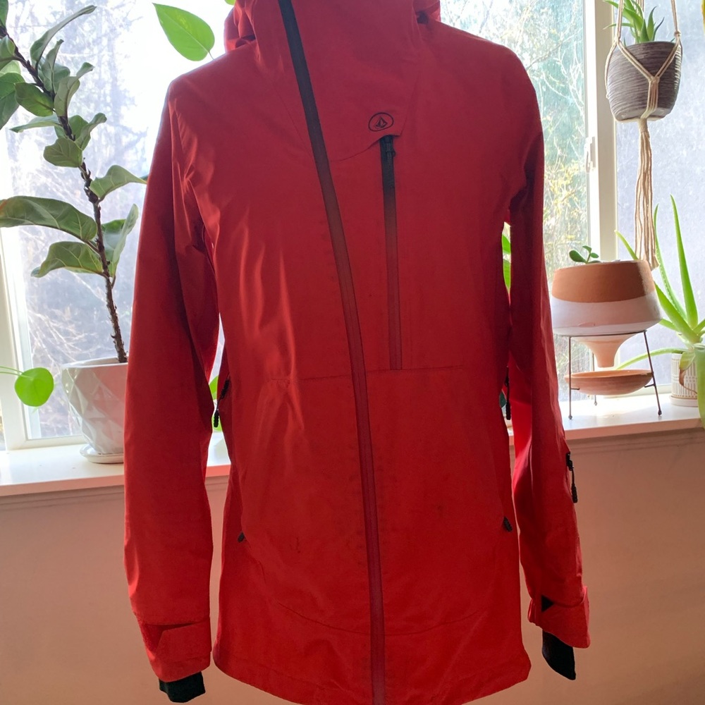 Volcom women Gortex ski jacket.
